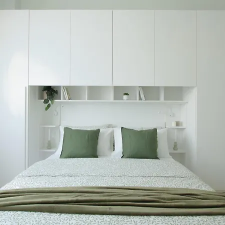 Mias Flat By Domusdimore Daire